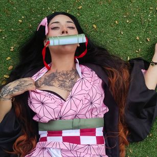 Model - jaadee18 feet