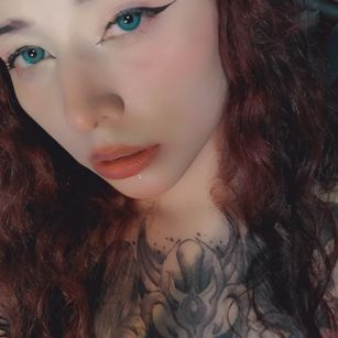 Model - jaadee18 feet