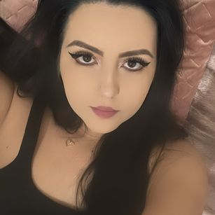 Model - Liza brunette