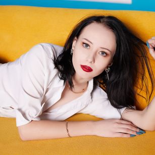 EliseOtis tease Model - EliseOtis tease