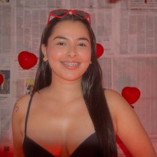 Iris Moira curvy Model - Iris Moira curvy