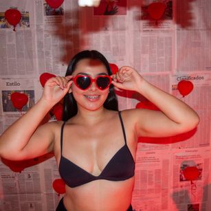 Model - Iris Moira cute