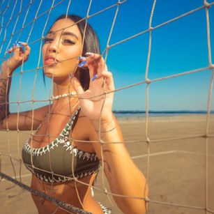 Model - KylieWhite findom