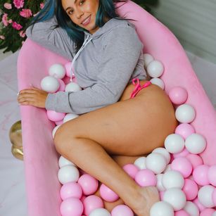 Amarantos cum Model - Amarantos cum