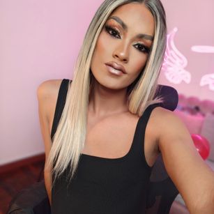 Scarlet Moore BBC Model - Scarlet Moore BBC