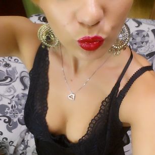 Model - RubyRoses22 6