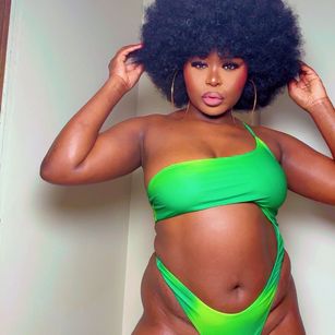 WomanNextdoor squirt Model - WomanNextdoor squirt