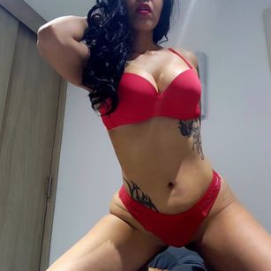 Mistress Phoenix feet Model - Mistress Phoenix feet