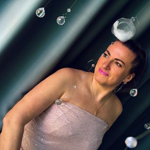 Diana hairy Model - Diana hairy