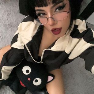 Model - Chloe Moon Submissive