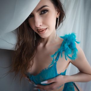 Model - SkylarSpark sph