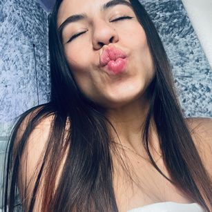 Ariana Greenblat nude Model - Ariana Greenblat nude