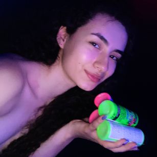 Alynn_Bri twerking Model - Alynn_Bri twerking