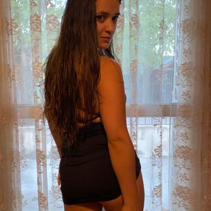 Model - Mia {{tag}}