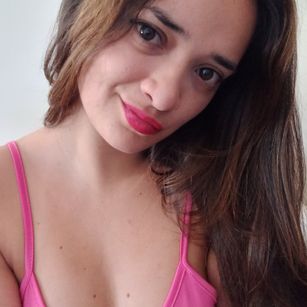 Model - Mia {{tag}}
