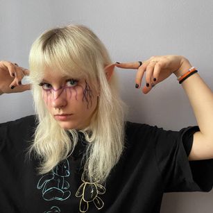 Model - Daby Sweet young