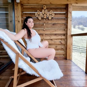 Model - MistressKlaraX Findom