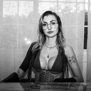 Goddess Charlie Cake dominatrix Model - Goddess Charlie Cake dominatrix