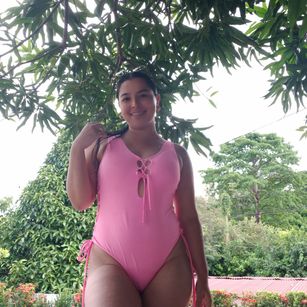 Model - Iris Moira sexy