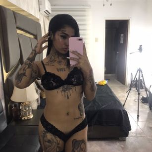 EmilieLake Submissive Model - EmilieLake Submissive
