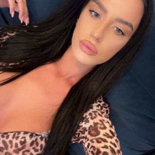 Casiana brunette Model - Casiana brunette