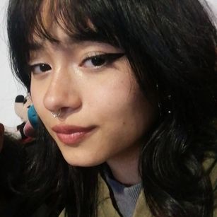 Model - VenusOlympus squirting