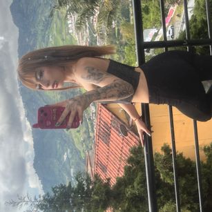 Model - Amber Hudson cute