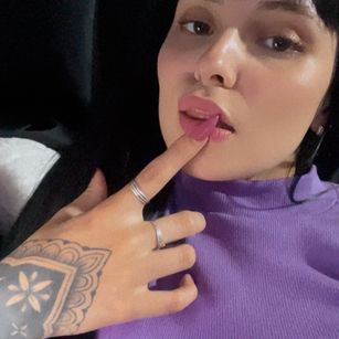 Model - Roxie Zaine girlnextdoor