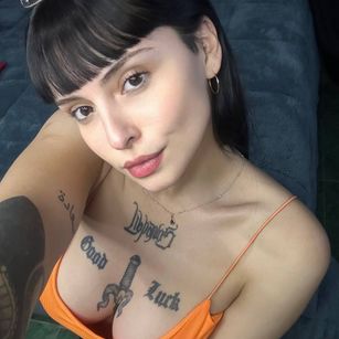 Model - Roxie Zaine Dominant