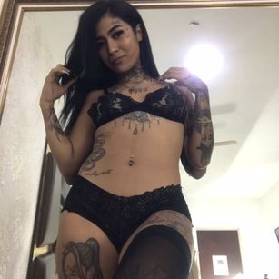 EmilieLake Latina Model - EmilieLake Latina