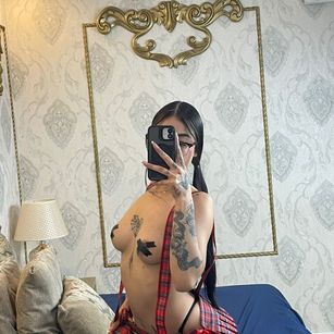 Model - Cata Stones anal