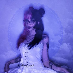 Model - MerryMendez footjob