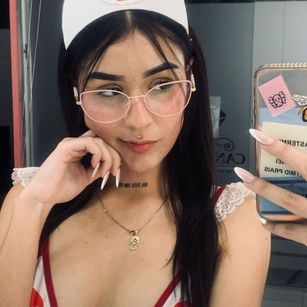 Violet Blaze shaved Model - Violet Blaze shaved