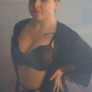 Gwen bigboobs Model - Gwen bigboobs
