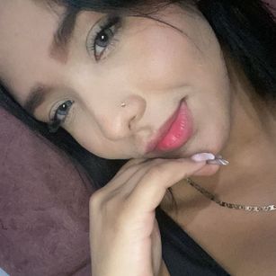 Hilary Queen latina Model - Hilary Queen latina