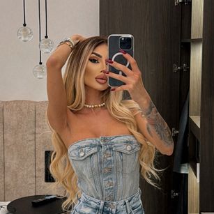 Ariana Hot Model - Ariana Hot