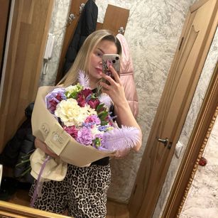 AnnaHere play Model - AnnaHere play