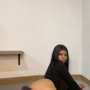 Model - CuteRosie Footfetish