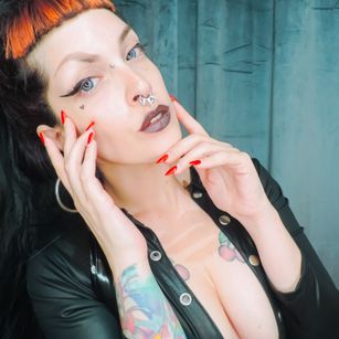 Emily Doomed squirting Model - Emily Doomed squirting