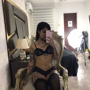 EmilieLake Mistress Model - EmilieLake Mistress