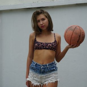 Lina Siren feet Model - Lina Siren feet