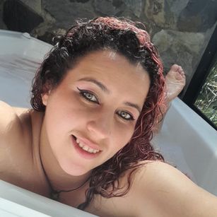 Model - Isabela Park dildos