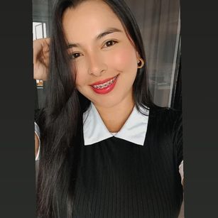 Model - Iris Moira teen