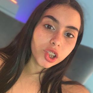 Sophie Royals outdoors Model - Sophie Royals outdoors