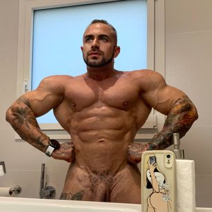 Roan and Wild tattoos Model - Roan and Wild tattoos