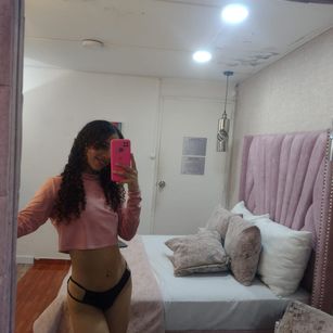 Model - Eimy Sanchez dildo