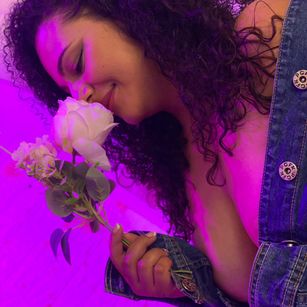 Model - _aithana_ bigboobs