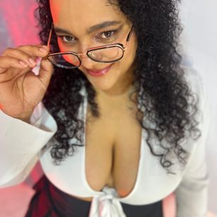 Model - _aithana_ bigboobs