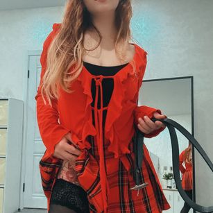 Model - LinaRose footfetish