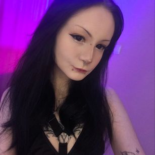 MiaScarlett Young Model - MiaScarlett Young